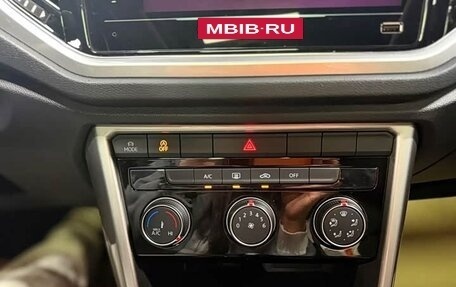 Volkswagen T-Roc I, 2022 год, 1 980 000 рублей, 12 фотография