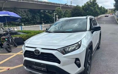 Toyota RAV4, 2022 год, 2 700 000 рублей, 1 фотография