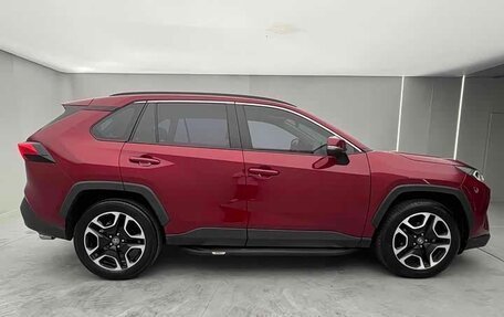 Toyota RAV4, 2021 год, 3 100 000 рублей, 5 фотография