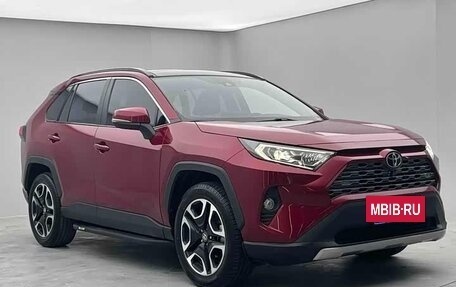 Toyota RAV4, 2021 год, 3 100 000 рублей, 3 фотография