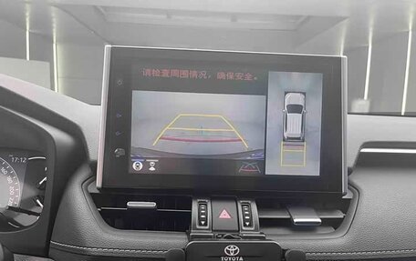 Toyota RAV4, 2021 год, 3 100 000 рублей, 14 фотография