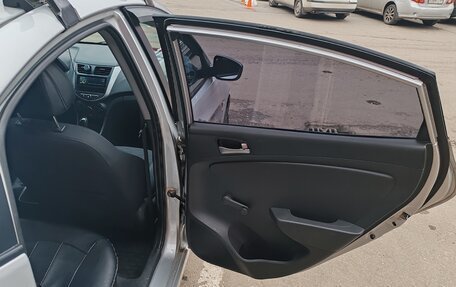 Hyundai Solaris II рестайлинг, 2015 год, 750 000 рублей, 23 фотография