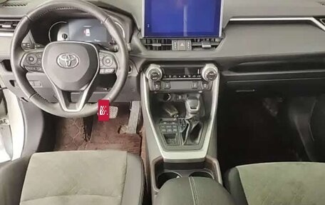 Toyota RAV4, 2022 год, 2 700 000 рублей, 8 фотография