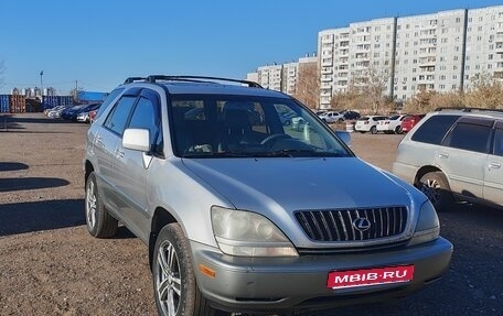 Lexus RX IV рестайлинг, 2000 год, 757 000 рублей, 1 фотография