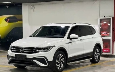 Volkswagen Tiguan II, 2022 год, 2 500 000 рублей, 1 фотография