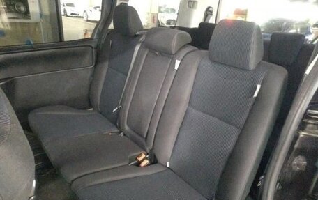 Toyota Noah III, 2021 год, 1 900 000 рублей, 6 фотография