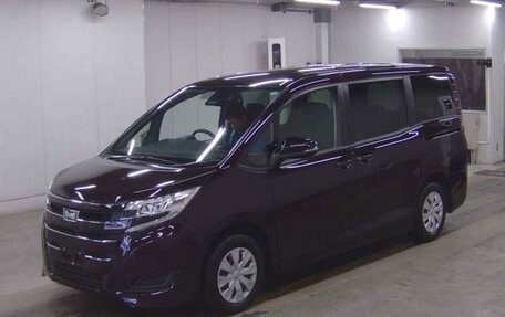 Toyota Noah III, 2021 год, 1 900 000 рублей, 4 фотография
