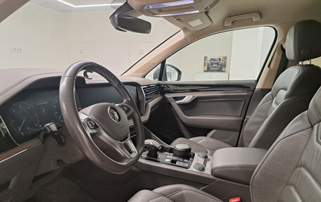 Volkswagen Touareg III, 2019 год, 4 999 000 рублей, 16 фотография