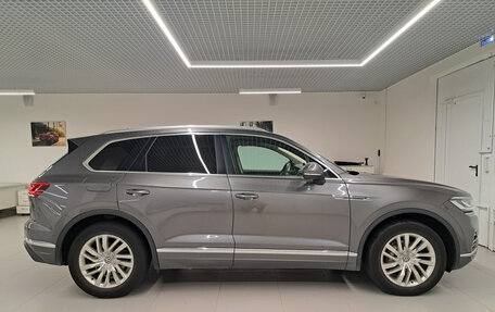 Volkswagen Touareg III, 2019 год, 4 999 000 рублей, 4 фотография