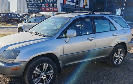 Lexus RX IV рестайлинг, 2000 год, 757 000 рублей, 3 фотография