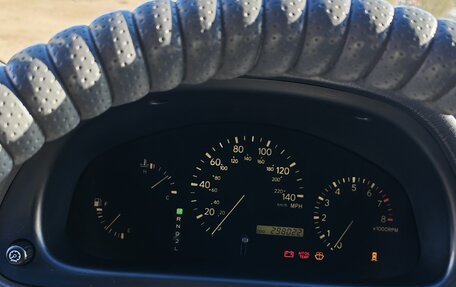 Lexus RX IV рестайлинг, 2000 год, 757 000 рублей, 19 фотография