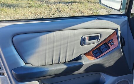 Lexus RX IV рестайлинг, 2000 год, 757 000 рублей, 20 фотография