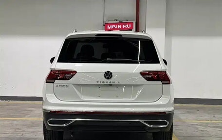 Volkswagen Tiguan II, 2022 год, 2 500 000 рублей, 6 фотография