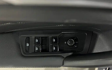 Volkswagen Tiguan II, 2022 год, 2 500 000 рублей, 12 фотография