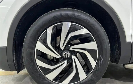 Volkswagen Tiguan II, 2022 год, 2 500 000 рублей, 20 фотография