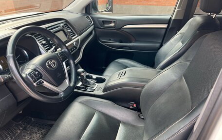 Toyota Highlander III, 2014 год, 2 470 000 рублей, 7 фотография