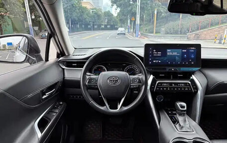 Toyota Harrier, 2022 год, 2 390 222 рублей, 13 фотография