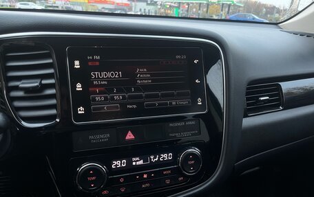 Mitsubishi Outlander III рестайлинг 3, 2018 год, 1 749 000 рублей, 10 фотография