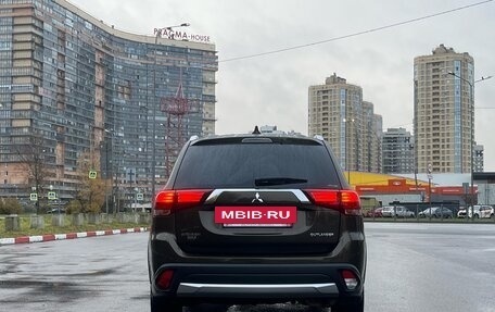 Mitsubishi Outlander III рестайлинг 3, 2018 год, 1 749 000 рублей, 5 фотография