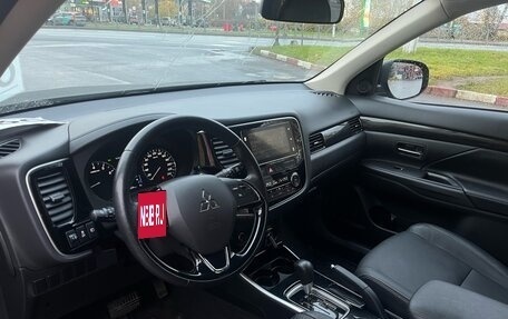 Mitsubishi Outlander III рестайлинг 3, 2018 год, 1 749 000 рублей, 7 фотография