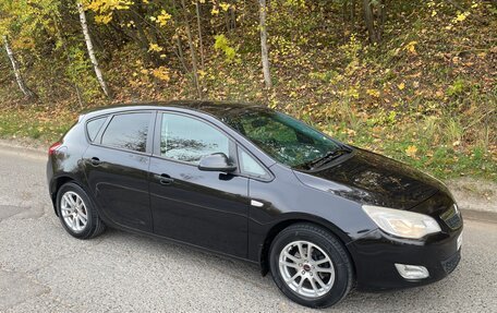 Opel Astra J, 2012 год, 585 000 рублей, 1 фотография