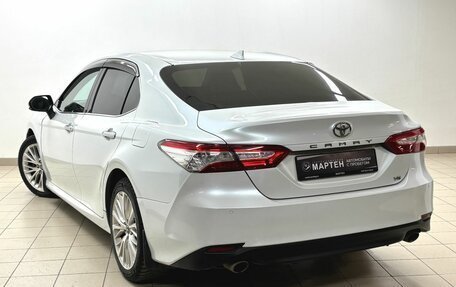 Toyota Camry, 2018 год, 2 600 000 рублей, 6 фотография