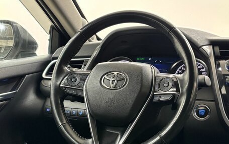 Toyota Camry, 2018 год, 2 600 000 рублей, 18 фотография