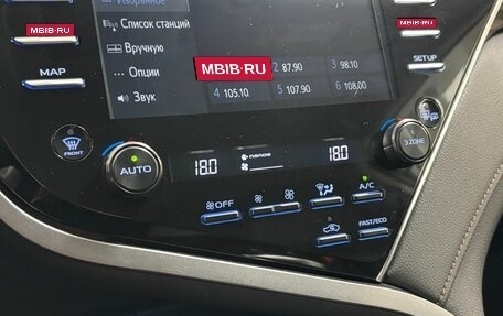 Toyota Camry, 2018 год, 2 600 000 рублей, 15 фотография