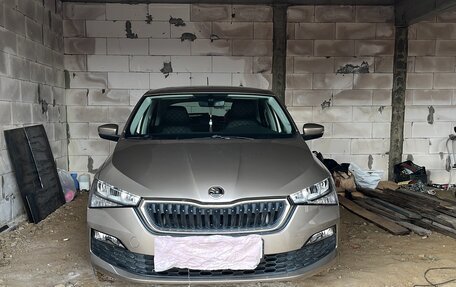 Skoda Rapid II, 2021 год, 1 750 000 рублей, 2 фотография