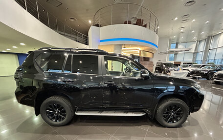 Toyota Land Cruiser Prado 150 рестайлинг 2, 2020 год, 6 413 000 рублей, 8 фотография