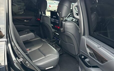 Lexus LX, 2023 год, 16 550 000 рублей, 13 фотография