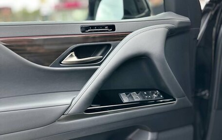Lexus LX, 2023 год, 16 550 000 рублей, 17 фотография