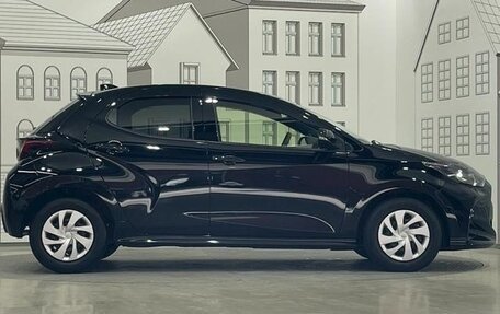 Toyota Yaris, 2021 год, 660 000 рублей, 2 фотография