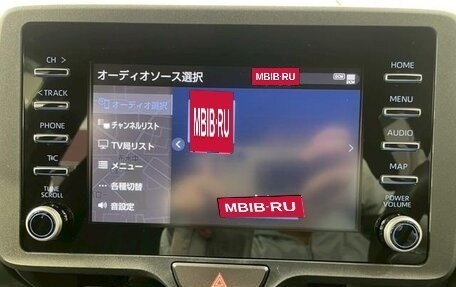 Toyota Yaris, 2021 год, 660 000 рублей, 11 фотография