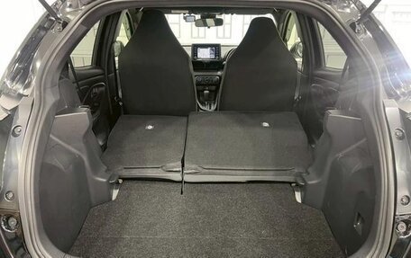 Toyota Yaris, 2021 год, 660 000 рублей, 23 фотография