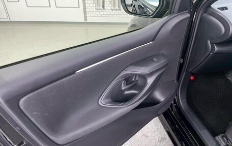 Toyota Yaris, 2021 год, 660 000 рублей, 16 фотография