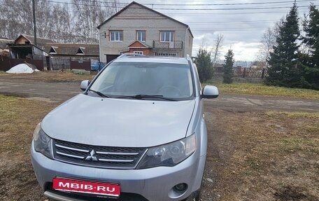 Mitsubishi Outlander III рестайлинг 3, 2008 год, 950 000 рублей, 1 фотография