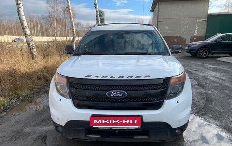 Ford Explorer VI, 2013 год, 1 680 000 рублей, 2 фотография