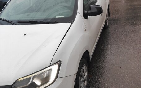 Renault Logan II, 2019 год, 390 000 рублей, 2 фотография