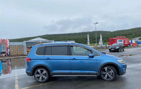 Volkswagen Touran III, 2021 год, 2 230 000 рублей, 3 фотография