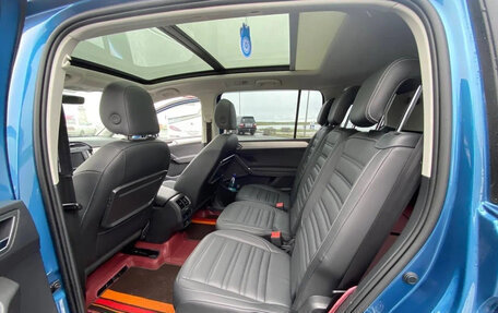 Volkswagen Touran III, 2021 год, 2 230 000 рублей, 13 фотография