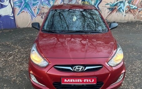 Hyundai Solaris II рестайлинг, 2013 год, 1 070 000 рублей, 1 фотография