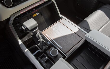 Toyota Sequoia, 2024 год, 12 990 000 рублей, 17 фотография