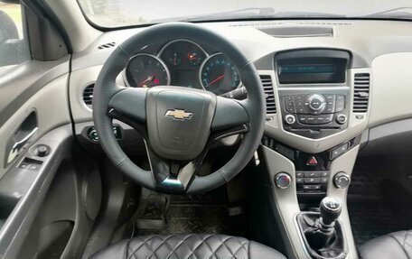 Chevrolet Cruze II, 2010 год, 480 000 рублей, 3 фотография