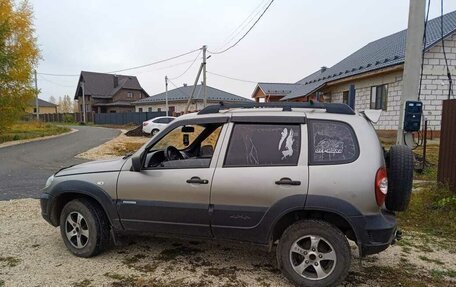 Chevrolet Niva I рестайлинг, 2011 год, 395 000 рублей, 2 фотография