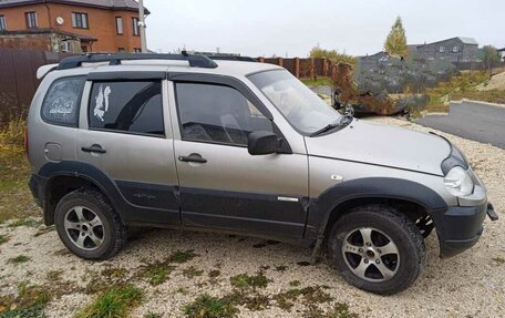 Chevrolet Niva I рестайлинг, 2011 год, 395 000 рублей, 4 фотография