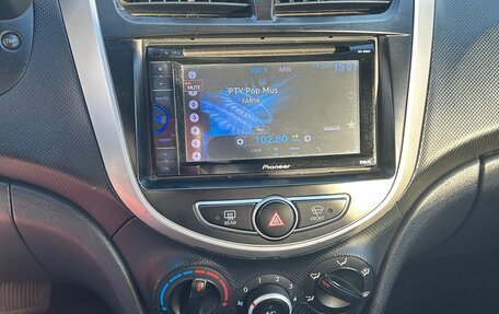 Hyundai Solaris II рестайлинг, 2013 год, 1 070 000 рублей, 8 фотография