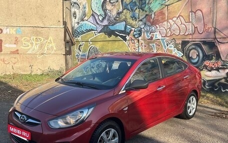 Hyundai Solaris II рестайлинг, 2013 год, 1 070 000 рублей, 3 фотография