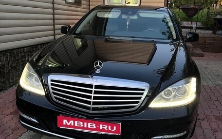 Mercedes-Benz S-Класс, 2011 год, 2 050 000 рублей, 2 фотография