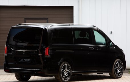 Mercedes-Benz V-Класс, 2024 год, 12 400 000 рублей, 2 фотография